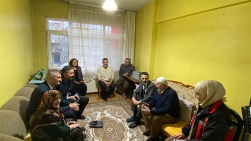 Vali Aktaş’tan, Gölcük İlçesinde Şehit Ailesi ve Hane Ziyaretleri